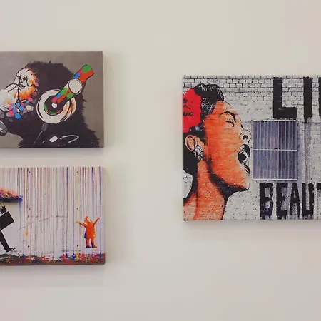 فندق مبيت وإفطار Napolitan Pop House 3*