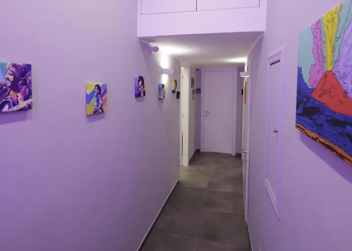 Napolitan Pop House 4*