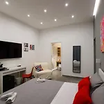 Napolitan Pop House Bed & Breakfast